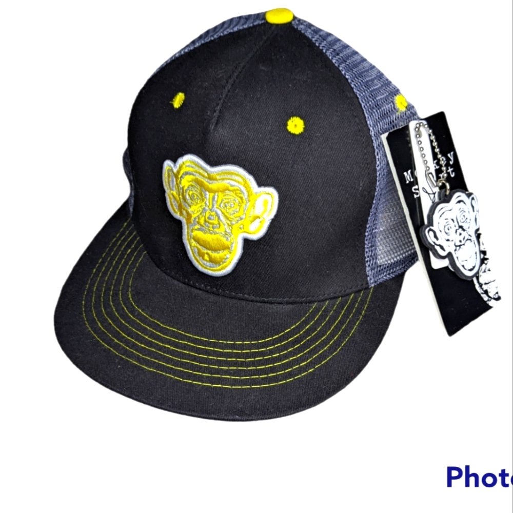 Monkey sport trucker hat